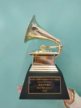 GRAMMYS mukofotlari Gramophone metall Trophy NARAS tomonidan yaxshi sovg'a yodgorlik to'plamlari bepul harflar