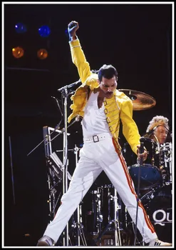 Queen Band musiqa afishasi Freddie Mercury Singer Art Classic oq karton plakatlar uy xonasi dekorasi devor stikeri B5